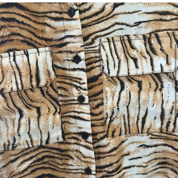 Tiger Print Boxy Button-down Shirt small - Picture 4 of 6